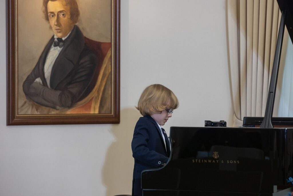 Pierwszy dzień Konkursu Pianistycznego w Szafarni fot. Mikołaj Kuras dla UMWKP