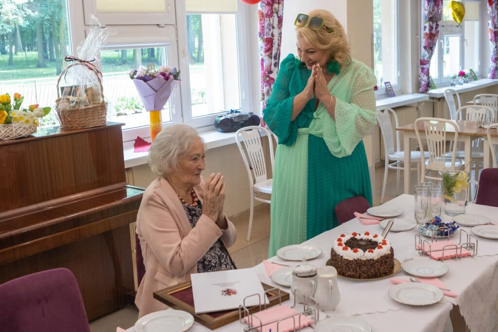 Wręczenie medalu Unitas Durat pani Irenie Rychlickiej, fot. Mikołaj Kuras dla UMWKP