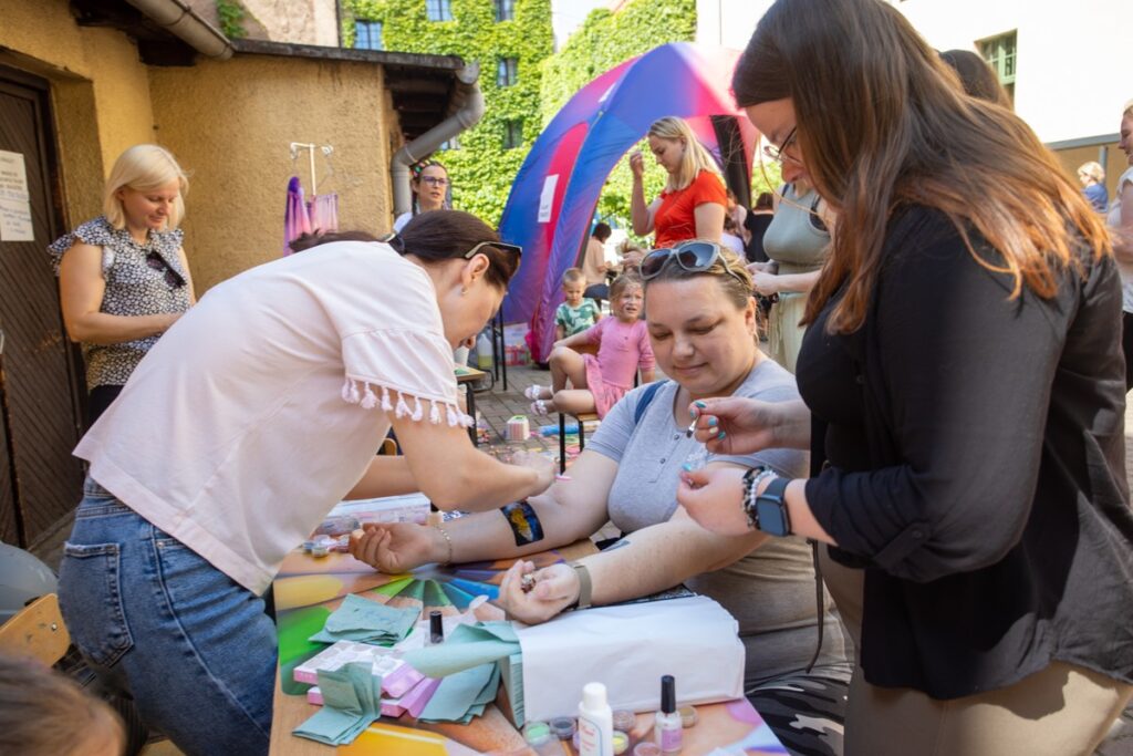 Impreza z okazji Dnia Matki „Medyk dla mamy, taty i dziecka”, fot. Mikołaj Kuras dla UMWKP