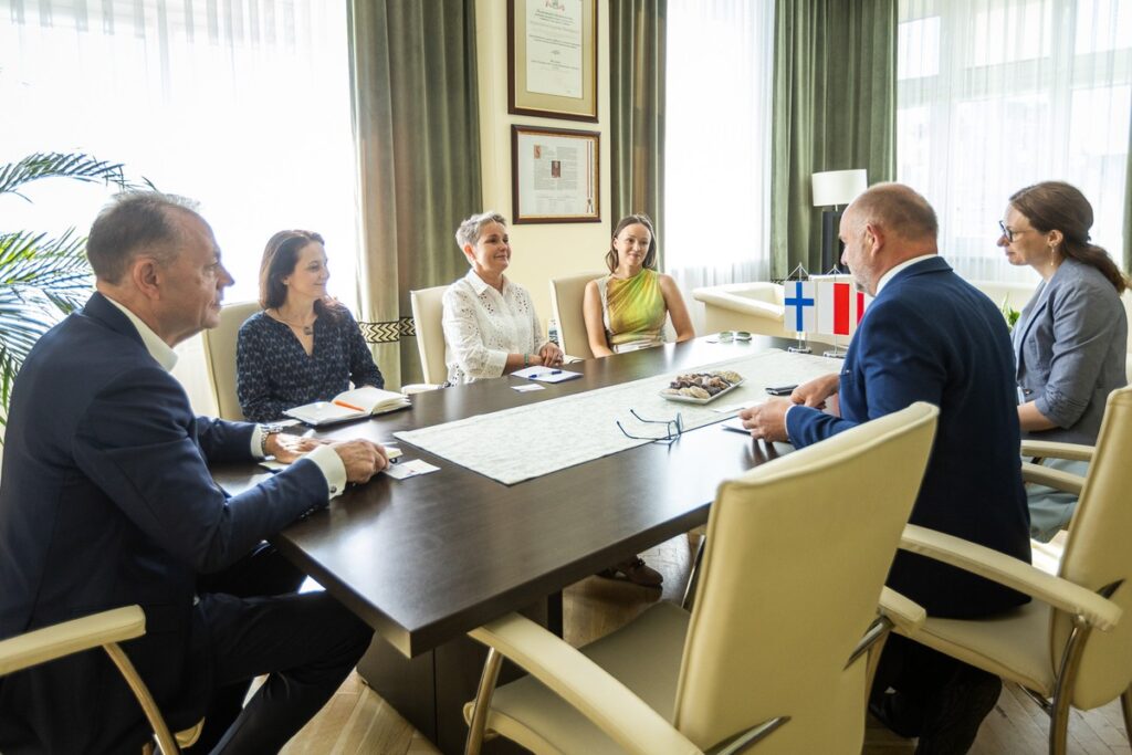 Spotkanie z ambasadorem Finlandii fot. Szymon Zdziebło/tarantoga.pl dla UMWKP