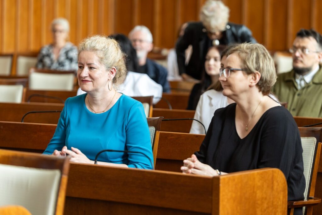 Wręczenie nagród laureatom konkursu plastycznego „Giganci Medycyny Kujaw i Pomorza”, fot. Szymon Zdziebło/tarantoga.com.pl