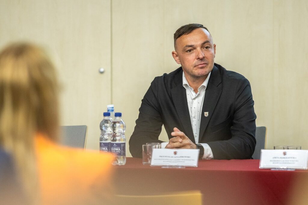 Uroczystość wręczenia umów, 29 maja 2024, fot. Szymon Zdziebło/tarantoga.pl dla UMWKP