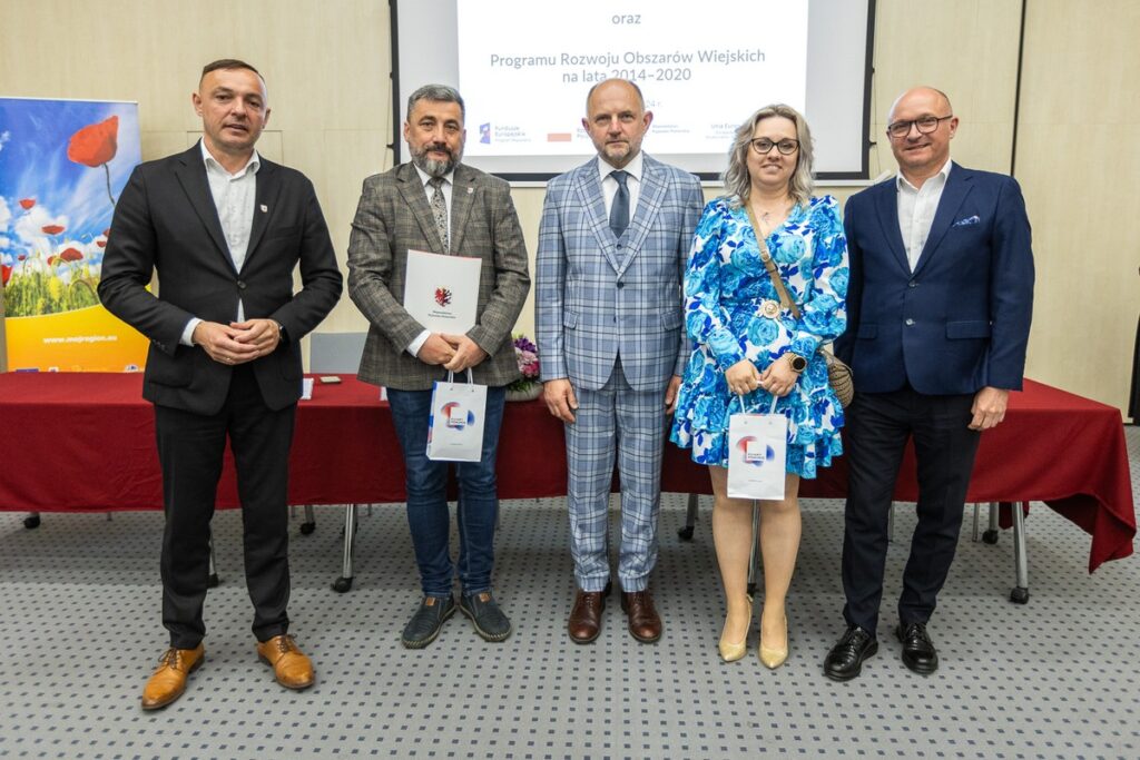 Uroczystość wręczenia umów, 29 maja 2024, fot. Szymon Zdziebło/tarantoga.pl dla UMWKP