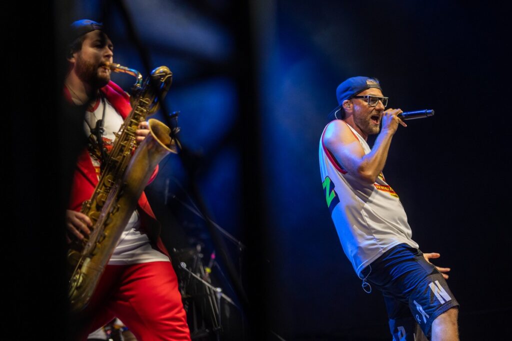 Koncert L.U.C. & Rebel Babel Ensemble w towarzystwie orkiestr dętych z udziałem Bisza (B.O.K.), fot. Mikołaj Kuras dla UMWKP