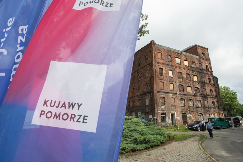 Podpisanie umowy na prace budowlane w grudziądzkim Młynie Górnym, fot. Mikołaj Kuras dla UMWKP