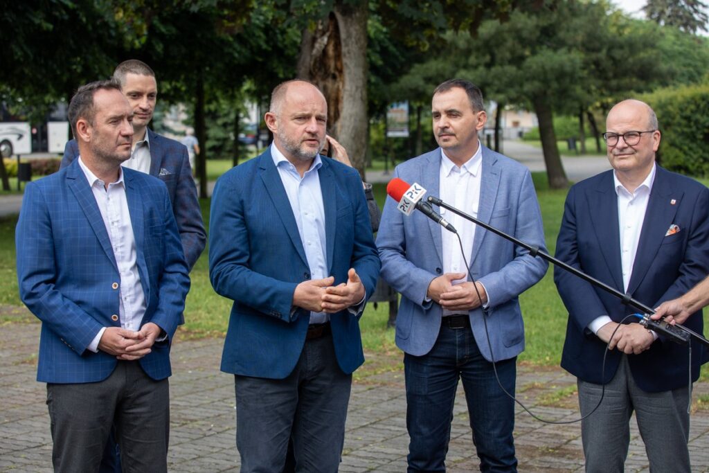 Podpisanie umowy na prace budowlane w grudziądzkim Młynie Górnym, fot. Mikołaj Kuras dla UMWKP