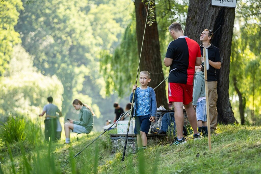 XIV Dziecięce Zawody Wędkarskie w Urzędzie Marszałkowskim, fot. Szymon Zdziebło, tarantoga.pl dla UMWKP