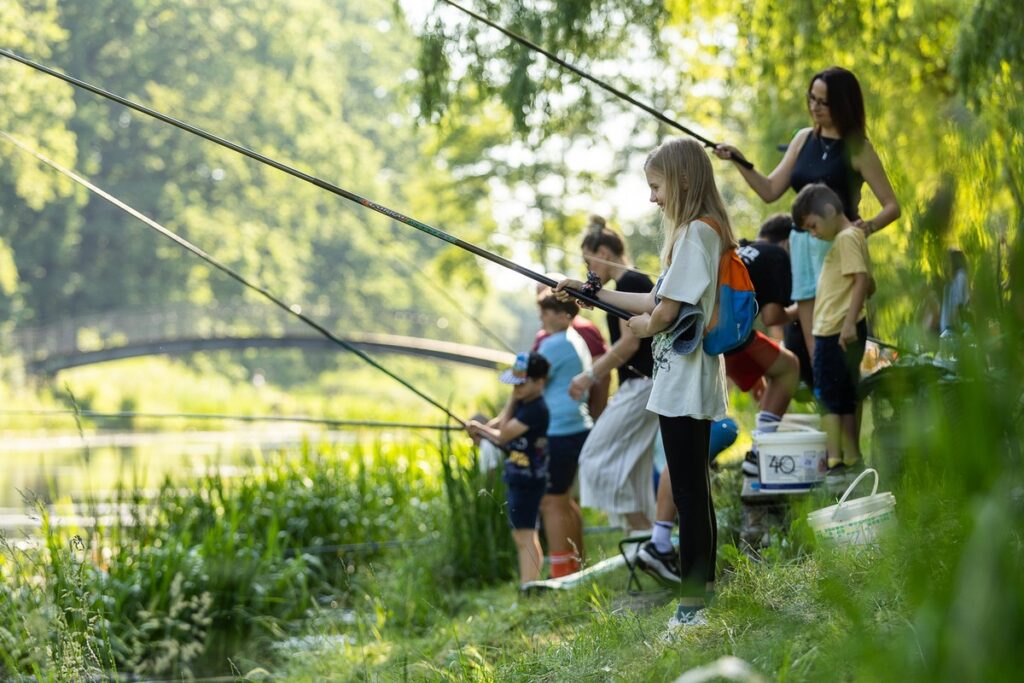 XIV Dziecięce Zawody Wędkarskie w Urzędzie Marszałkowskim, fot. Szymon Zdziebło, tarantoga.pl dla UMWKP