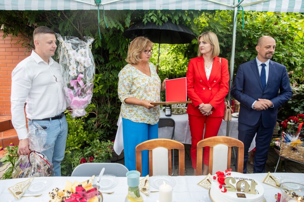 Wręczenie medalu Cecylii Zielińskiej, fot. Andrzej Goiński/UMWKP