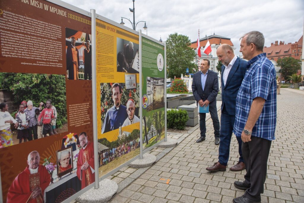 Otwarcie wystawy poświęconej kard. Kozłowieckiemu, fot. Mikołaj Kuras dla UMWKP