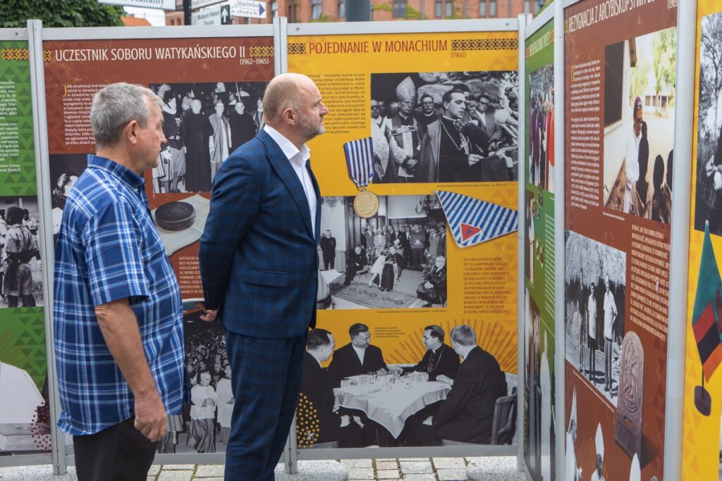 Otwarcie wystawy poświęconej kard. Kozłowieckiemu, fot. Mikołaj Kuras dla UMWKP