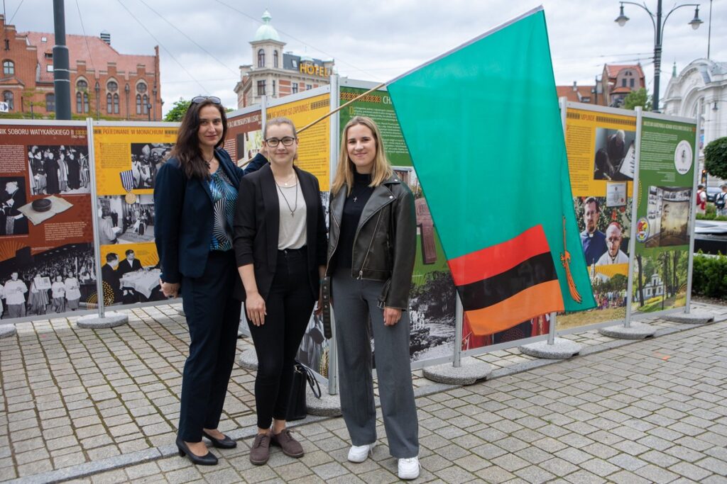 Otwarcie wystawy poświęconej kard. Kozłowieckiemu, fot. Mikołaj Kuras dla UMWKP