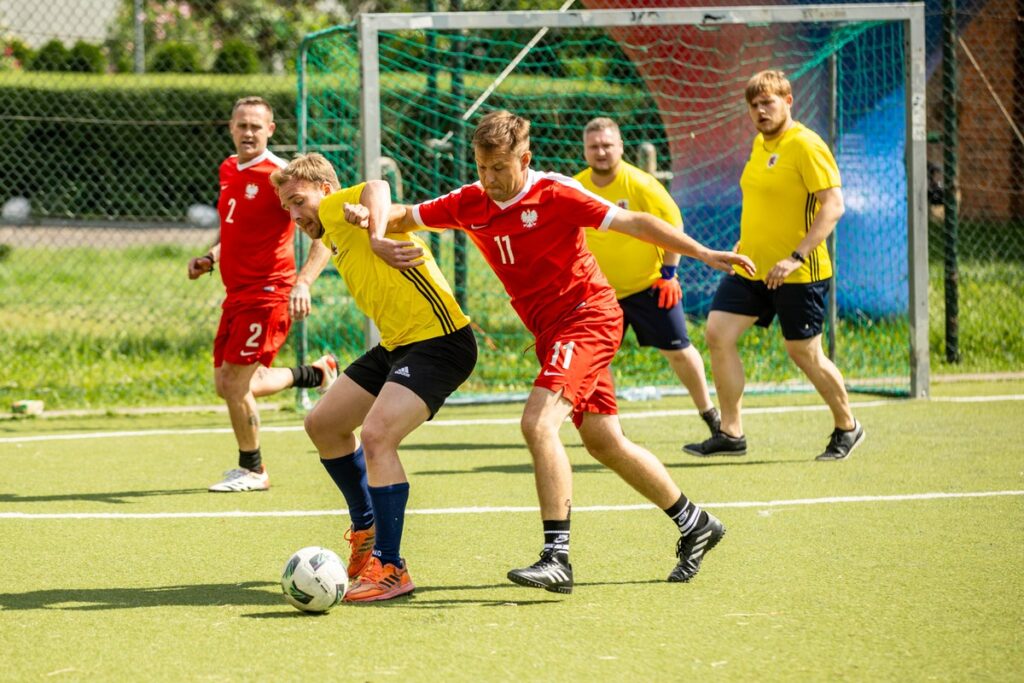 Mecz piłkarski Reprezentacji Polski Bezdomnych z zespołem dziennikarzy Kujaw i Pomorza, fot. Andrzej Goiński/UMWKP