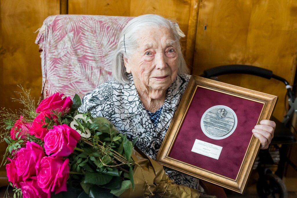 Wręczenie medalu Unitas Durat Stefanii Jarosz, fot. Tomasz Czachorowski/eventphoto.com.pl dla UMWKP