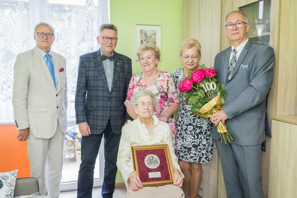 Wręczenie medalu Unitas Durat Stanisławie Szali, fot. Tomasz Czachorowski/eventphoto.com.pl dla UMWKP