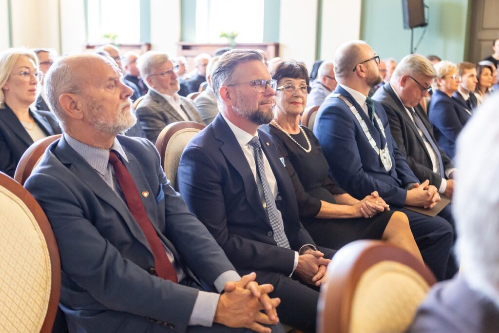 Uroczysta sesja sejmiku województwa kujawsko-pomorskiego., fot. Szymon Zdziebło, tarantoga.pl dla UMWKP