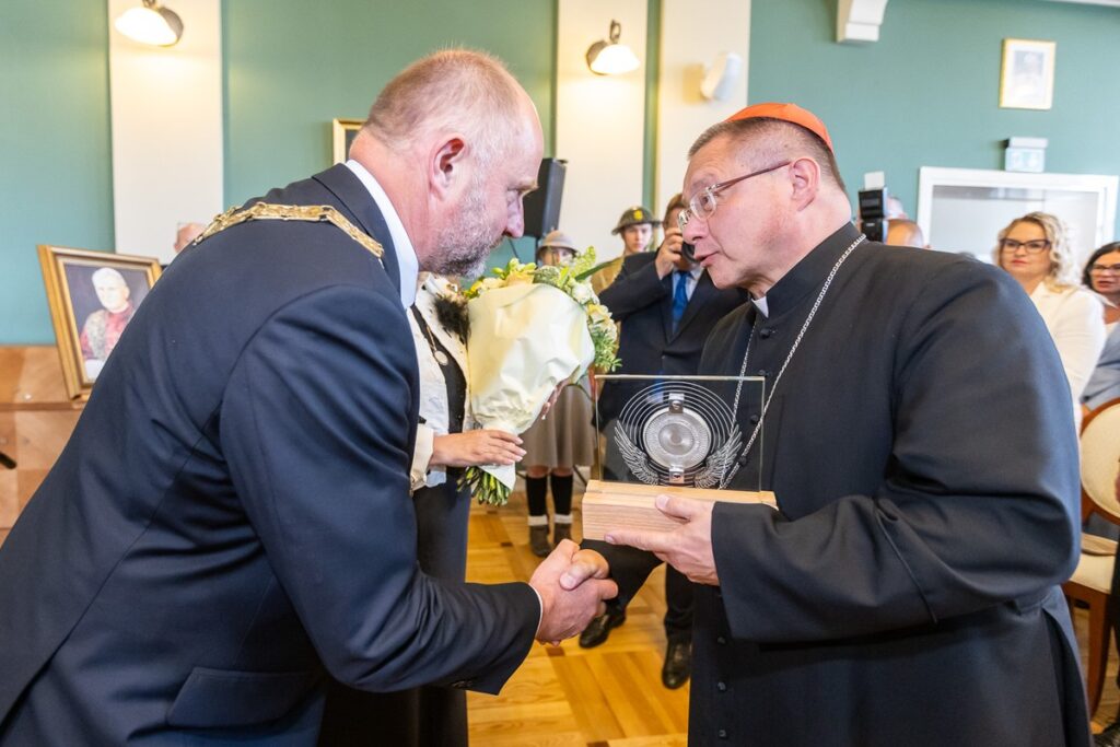 Uroczysta sesja sejmiku województwa kujawsko-pomorskiego., fot. Szymon Zdziebło, tarantoga.pl dla UMWKP