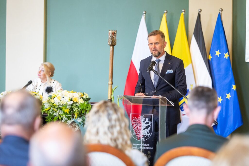 Uroczysta sesja sejmiku województwa kujawsko-pomorskiego., fot. Szymon Zdziebło, tarantoga.pl dla UMWKP