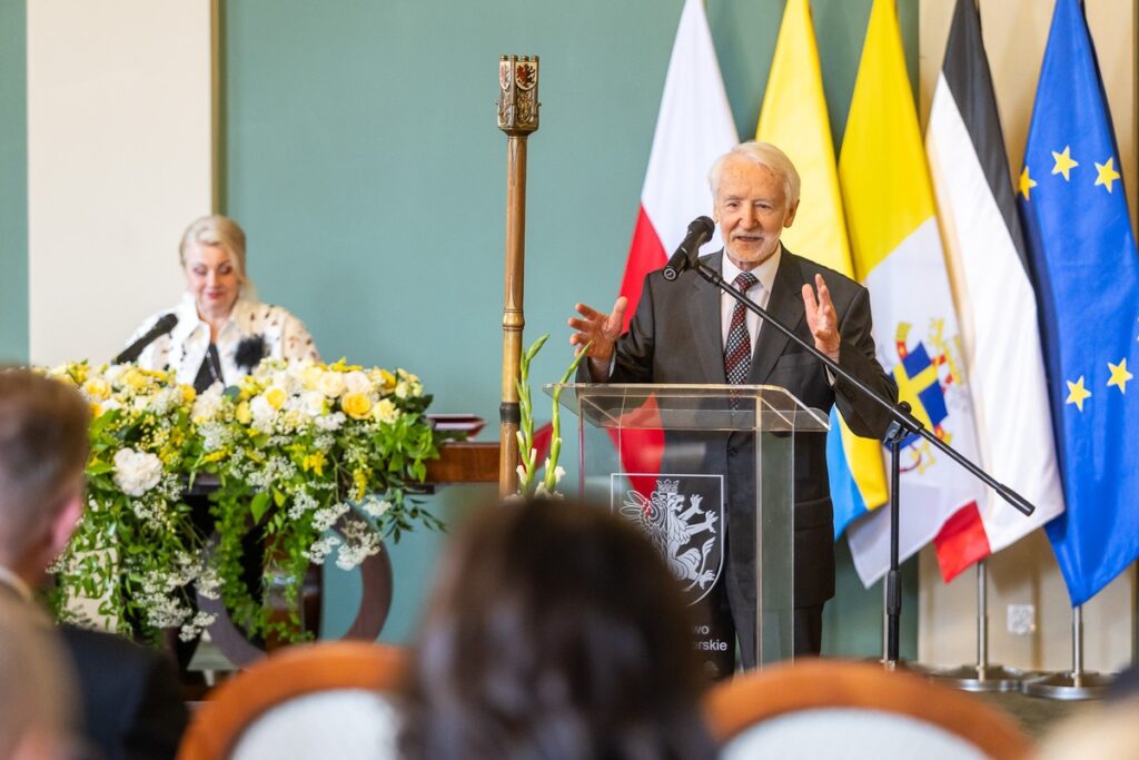 Uroczysta sesja sejmiku województwa kujawsko-pomorskiego., fot. Szymon Zdziebło, tarantoga.pl dla UMWKP