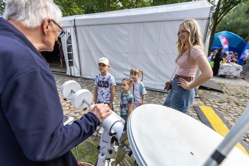 Astrobaza Toruń, fot. Szymon Zdziebło, tarantoga.pl dla UMWKP