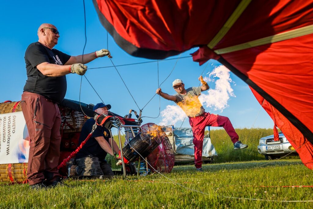 fot. Balony nad kujawsko-pomorskim niebem, fot. Tomasz Czachorowski, eventpoto.com.pl dla UMWKP