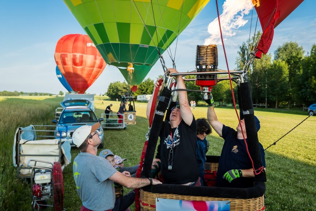fot. Balony nad kujawsko-pomorskim niebem, fot. Tomasz Czachorowski, eventpoto.com.pl dla UMWKP