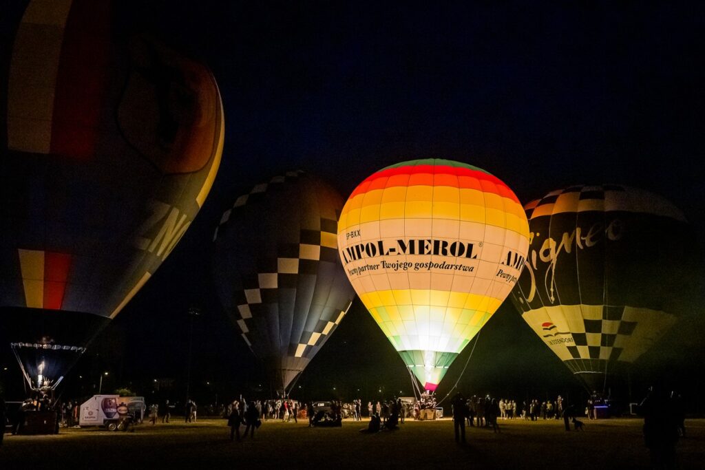 fot. Balony nad kujawsko-pomorskim niebem, fot. Tomasz Czachorowski, eventpoto.com.pl dla UMWKP