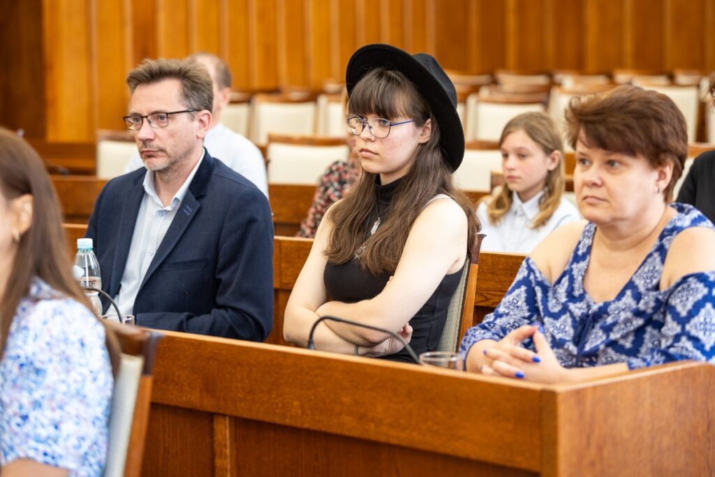 Wręczenie nagród w konkursie „Mój ojciec-jak dobrze być razem!”, fot. Szymon Zdziebło/tarantoga.pl dla UMWKP