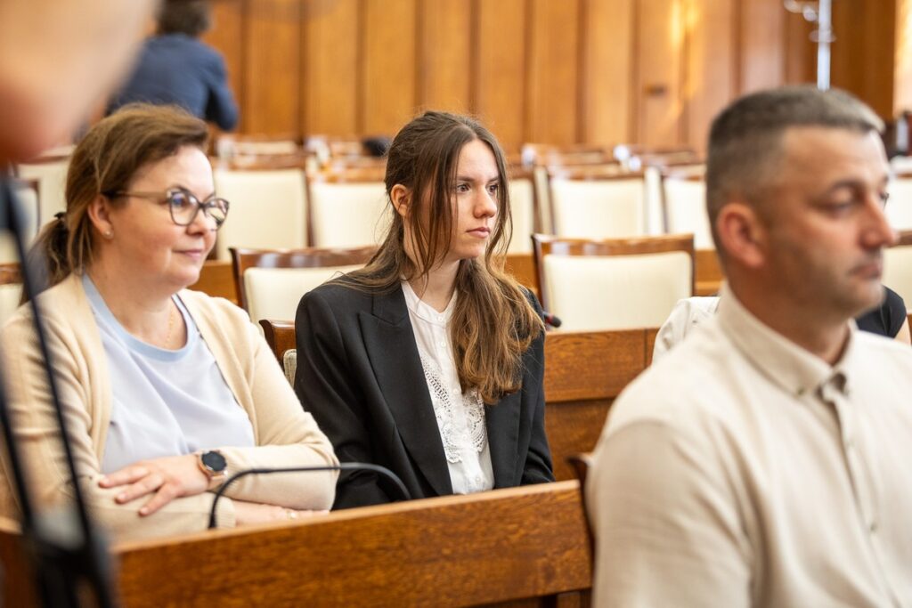 Wręczenie nagród w konkursie „Mój ojciec-jak dobrze być razem!”, fot. Szymon Zdziebło/tarantoga.pl dla UMWKP