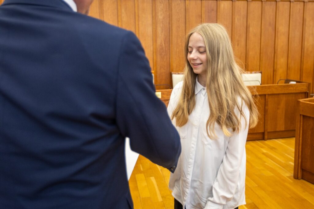 Wręczenie nagród w konkursie „Mój ojciec-jak dobrze być razem!”, fot. Szymon Zdziebło/tarantoga.pl dla UMWKP