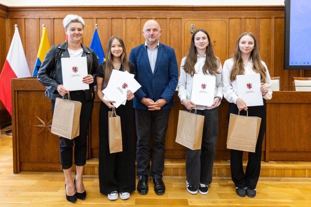 Spotkanie z uczestnikami konkursu „Poznajemy Parki Krajobrazowe”, fot. Szymon Zdziebło/tarantoga.pl dla UMWKP