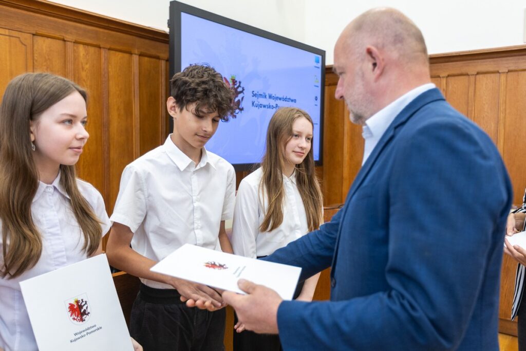 Spotkanie z uczestnikami konkursu „Poznajemy Parki Krajobrazowe”, fot. Szymon Zdziebło/tarantoga.pl dla UMWKP