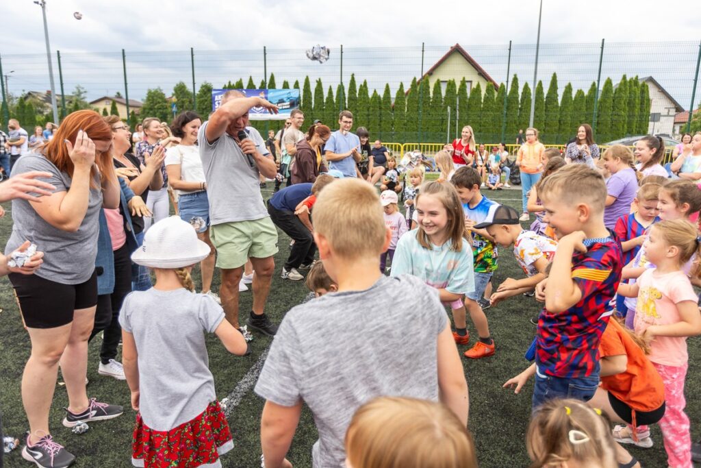 Sportowy dzień z aktywną gminą w Unisławiu, fot. Szymon Zdziebło, tarantoga.pl dla UMWKP