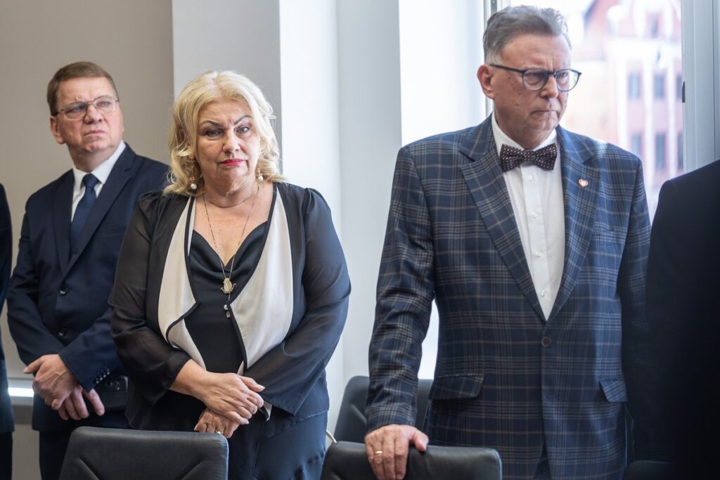 Otwarcie wystawy poświęconej gen. Zbigniewowi Nowkowi fot. Szymon Zdziebło/tarantoga.pl dla UMWKP