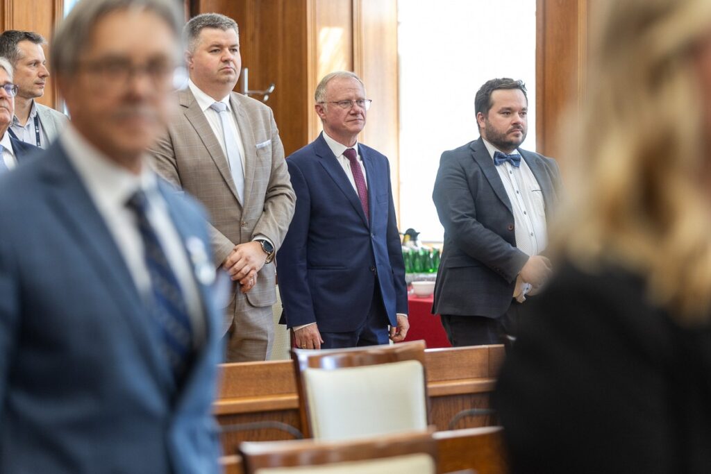 Sesja absolutoryjna sejmiku województwa, Szymon Zdziebło, tarantoga.pl dla UMWKP