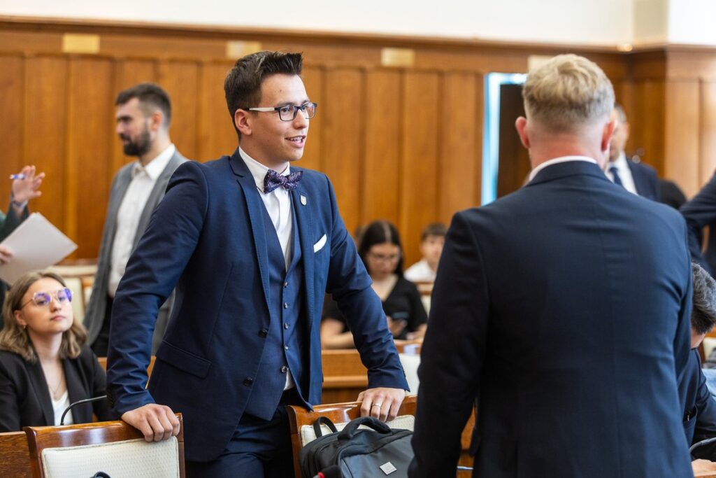 Pierwsze posiedzenie Młodzieżowego Sejmiku Województwa Kujawsko-Pomorskiego drugiej kadencji, fot. Szymon Zdziebło/tarantoga.pl dla UMWKP