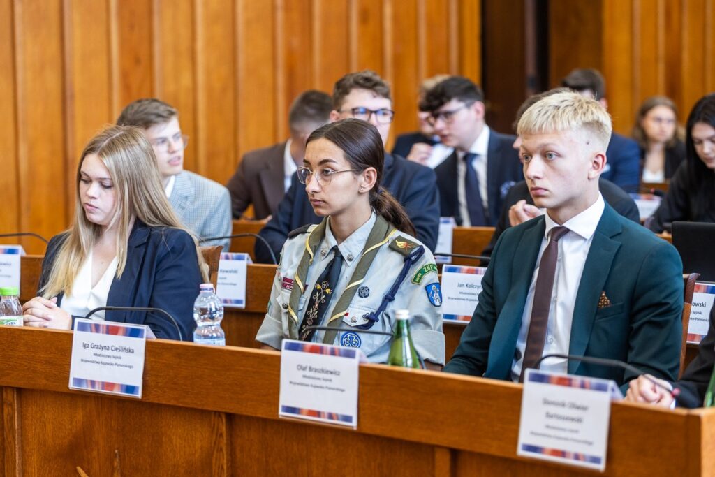 Pierwsze posiedzenie Młodzieżowego Sejmiku Województwa Kujawsko-Pomorskiego drugiej kadencji, fot. Szymon Zdziebło/tarantoga.pl dla UMWKP