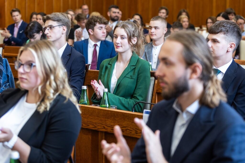 Pierwsze posiedzenie Młodzieżowego Sejmiku Województwa Kujawsko-Pomorskiego drugiej kadencji, fot. Szymon Zdziebło/tarantoga.pl dla UMWKP