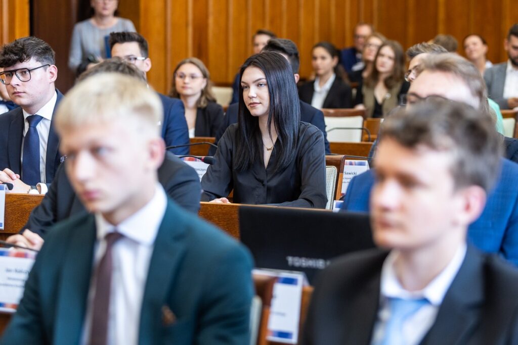 Pierwsze posiedzenie Młodzieżowego Sejmiku Województwa Kujawsko-Pomorskiego drugiej kadencji, fot. Szymon Zdziebło/tarantoga.pl dla UMWKP