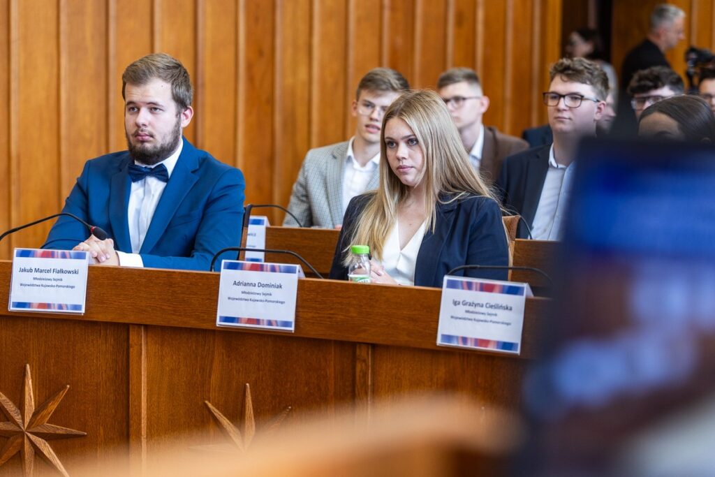 Pierwsze posiedzenie Młodzieżowego Sejmiku Województwa Kujawsko-Pomorskiego drugiej kadencji, fot. Szymon Zdziebło/tarantoga.pl dla UMWKP