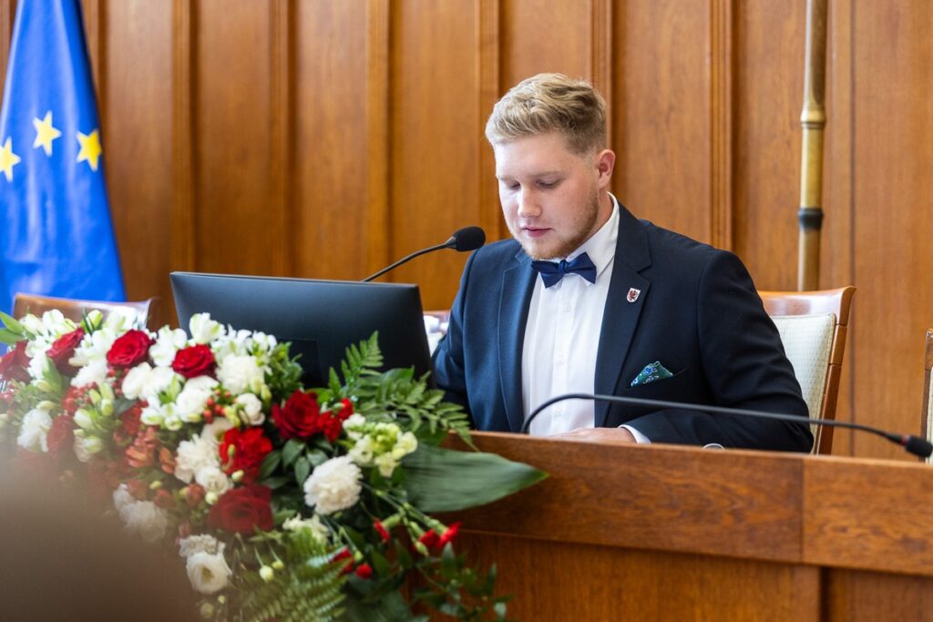 Pierwsze posiedzenie Młodzieżowego Sejmiku Województwa Kujawsko-Pomorskiego drugiej kadencji, fot. Szymon Zdziebło/tarantoga.pl dla UMWKP