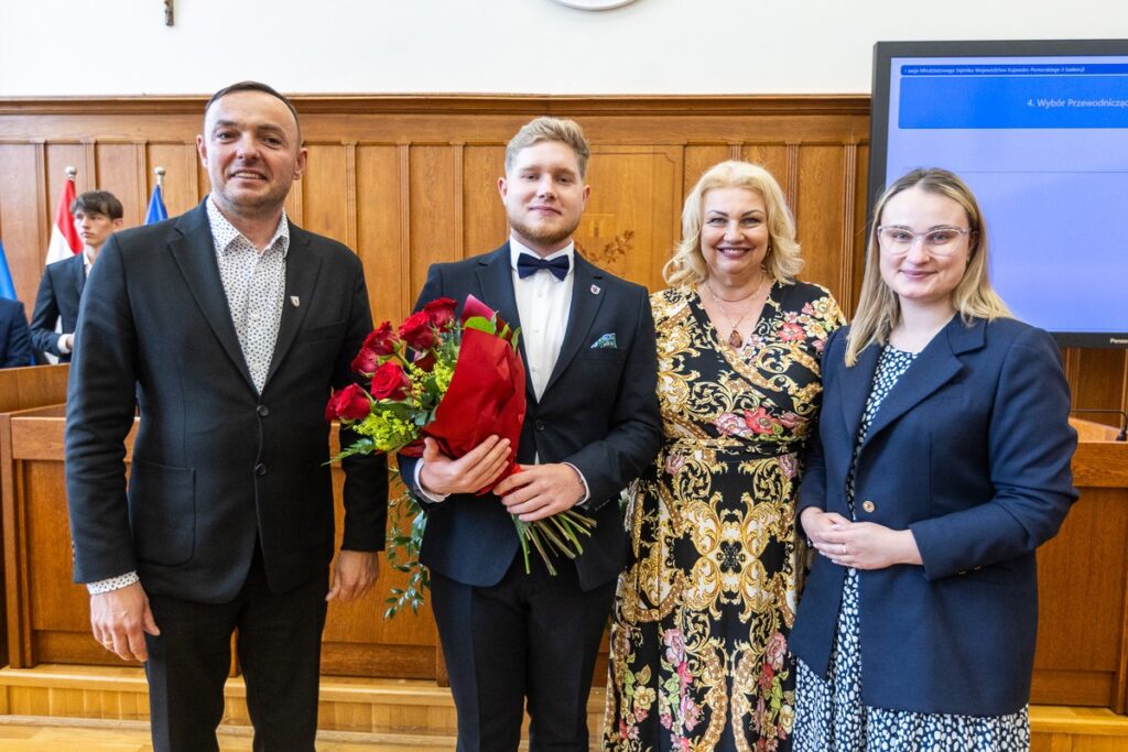 Pierwsze posiedzenie Młodzieżowego Sejmiku Województwa Kujawsko-Pomorskiego drugiej kadencji, fot. Szymon Zdziebło/tarantoga.pl dla UMWKP