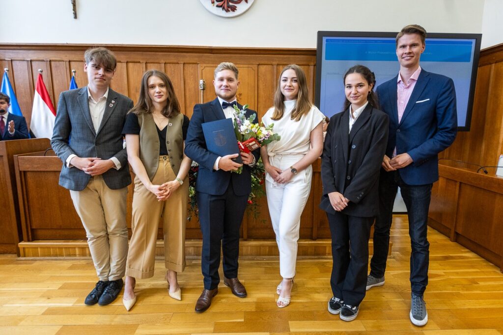 Pierwsze posiedzenie Młodzieżowego Sejmiku Województwa Kujawsko-Pomorskiego drugiej kadencji, fot. Szymon Zdziebło/tarantoga.pl dla UMWKP