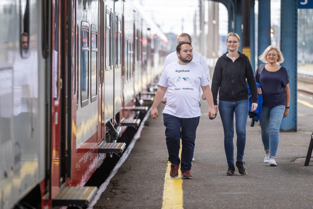 Przejazd inauguracyjny Toruń-Kołobrzeg, fot. Szymon Zdziebło/tarantoga.pl dla UMWKP