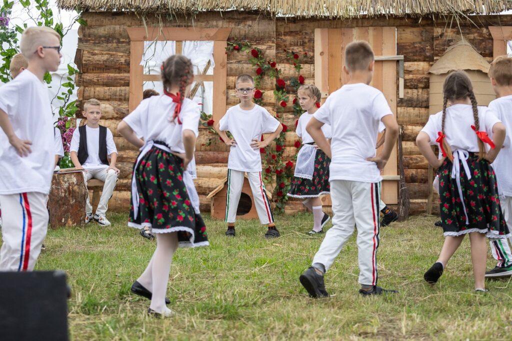 Wianki w Bieńkówce fot. Szymon Zdziebło/tarantoga.pl dla UMWKP