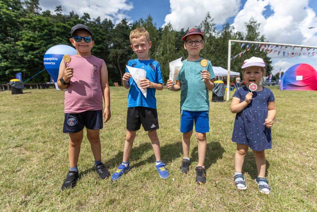 Piknik europejski w Łubiance, fot. Szymon Zdziebło, tarantoga.pl dla UMWKP