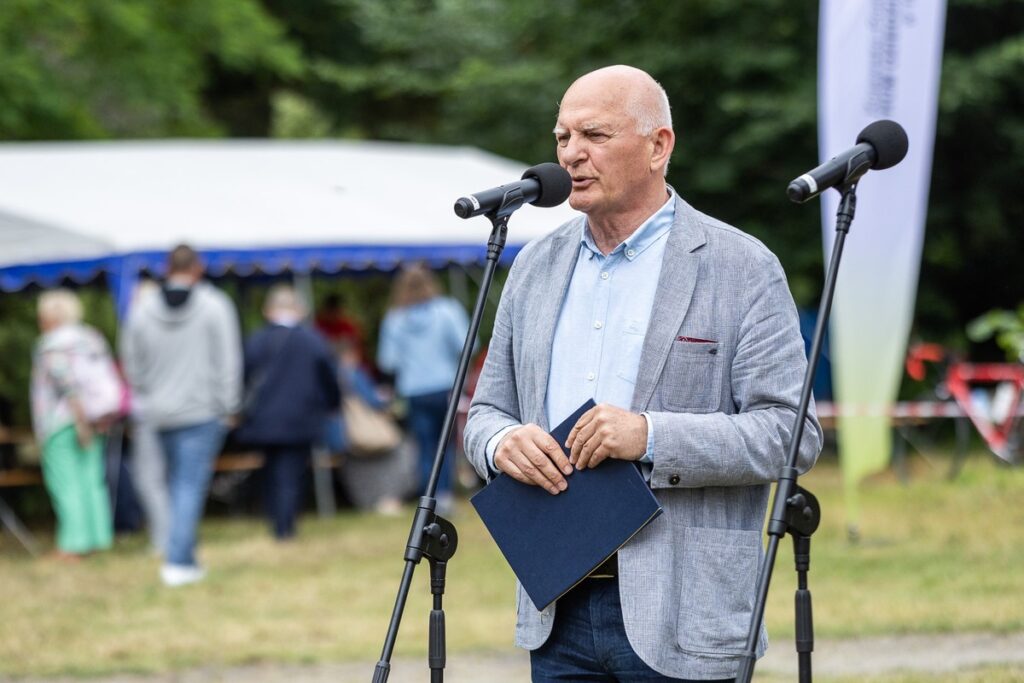 Piknik na rozpoczęcie wakacji w Nawrze, fot. Szymon Zdziebło, tarantoga.pl dla UMWKP