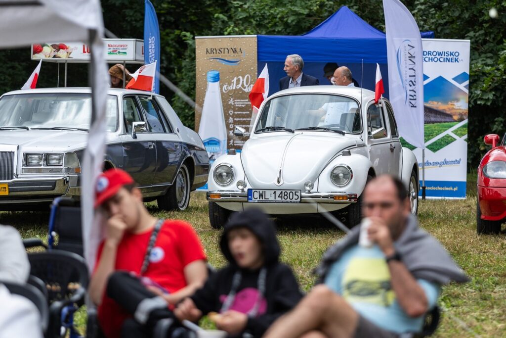 Piknik na rozpoczęcie wakacji w Nawrze, fot. Szymon Zdziebło, tarantoga.pl dla UMWKP