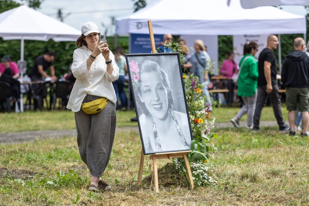 Piknik na rozpoczęcie wakacji w Nawrze, fot. Szymon Zdziebło, tarantoga.pl dla UMWKP