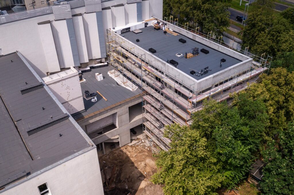 Rozbudowa Książnicy Kopernikańskiej, lipiec 2024, fot. Szymon Zdziebło